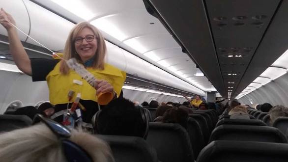 World's Funniest Flight Attendant Leaves Passengers In Hysterics - YouTube
