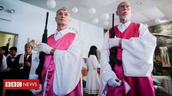 In pictures: US gun-blessing ceremony - BBC News