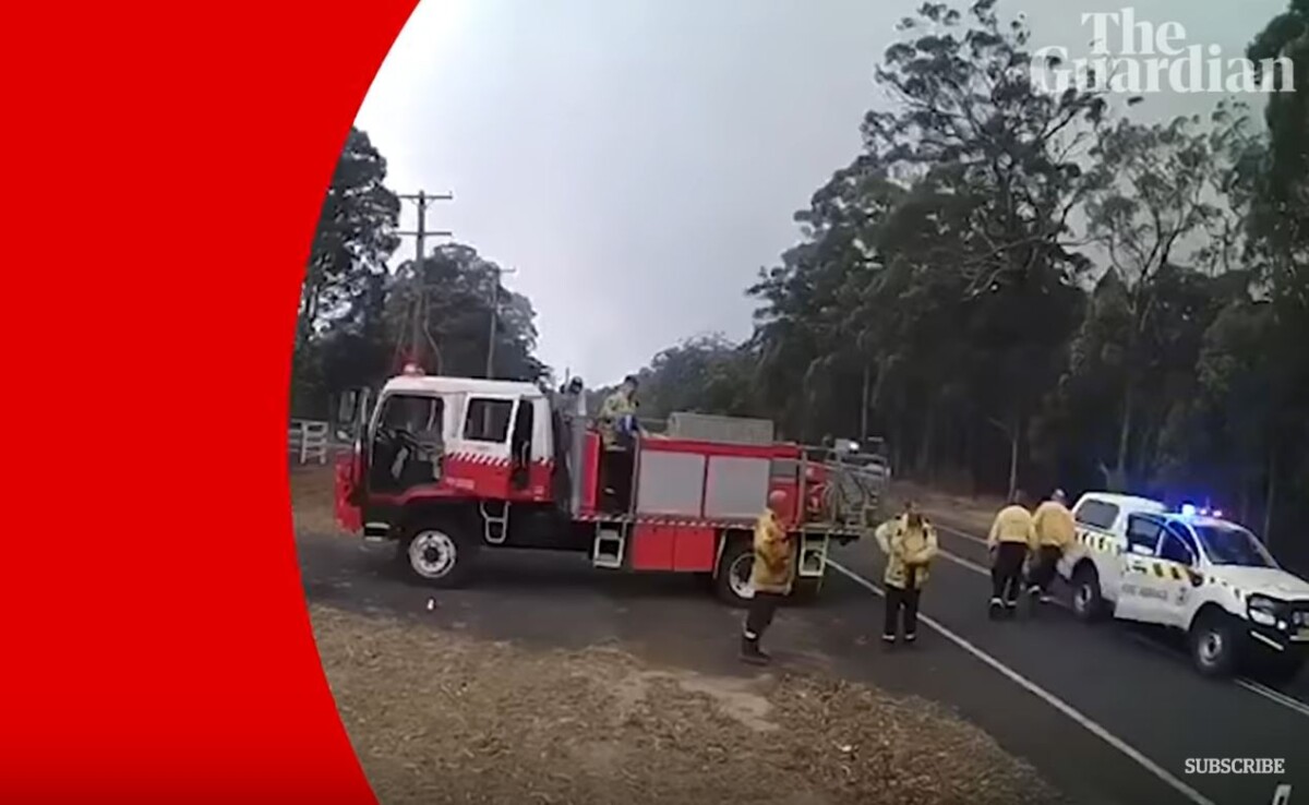 Dashcam footage shows how fast bushfires can move when the wind changes - YouTube