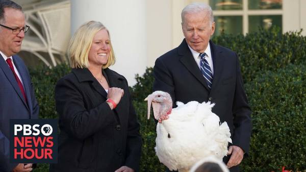 A history of how lucky turkeys came to earn presidential pardons - YouTube (4:07)